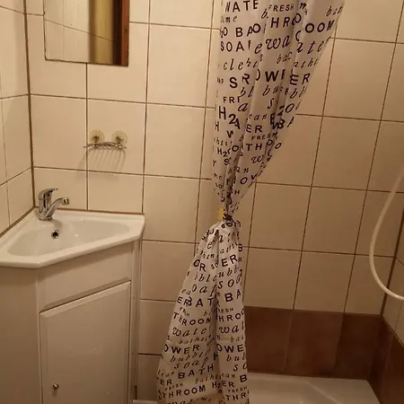 Včielka Bešeňová